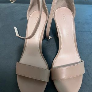 Pretty nude heels